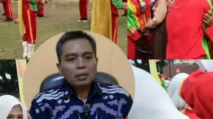 jerih payah anak-anak bangsa yang berjuang menjaga semangat kemerdekaan, seketika berubah menjadi Suasana haru bercampur kecewa
